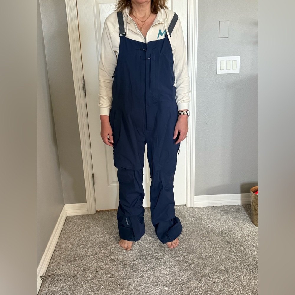 Burton Women’s XL AK stretch bib Gore Tex